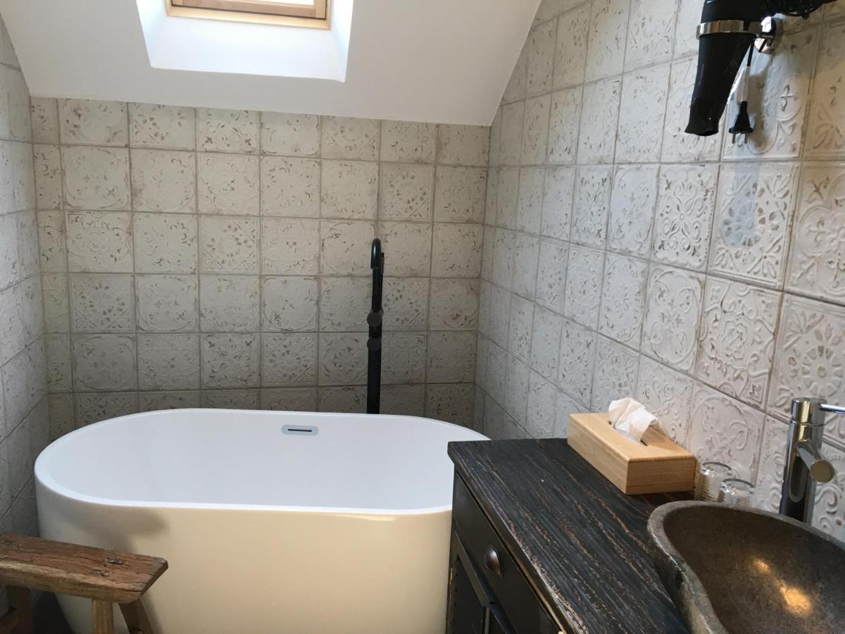 B&B Fleurie Saint-Amand-Mont-Rond Exterior foto